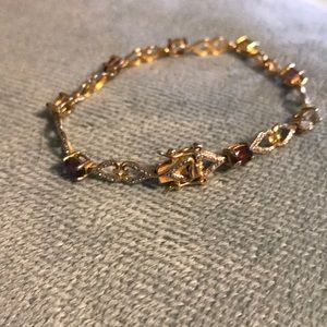 Gorgeous REAL GEMSTONE heart detail bracelet.